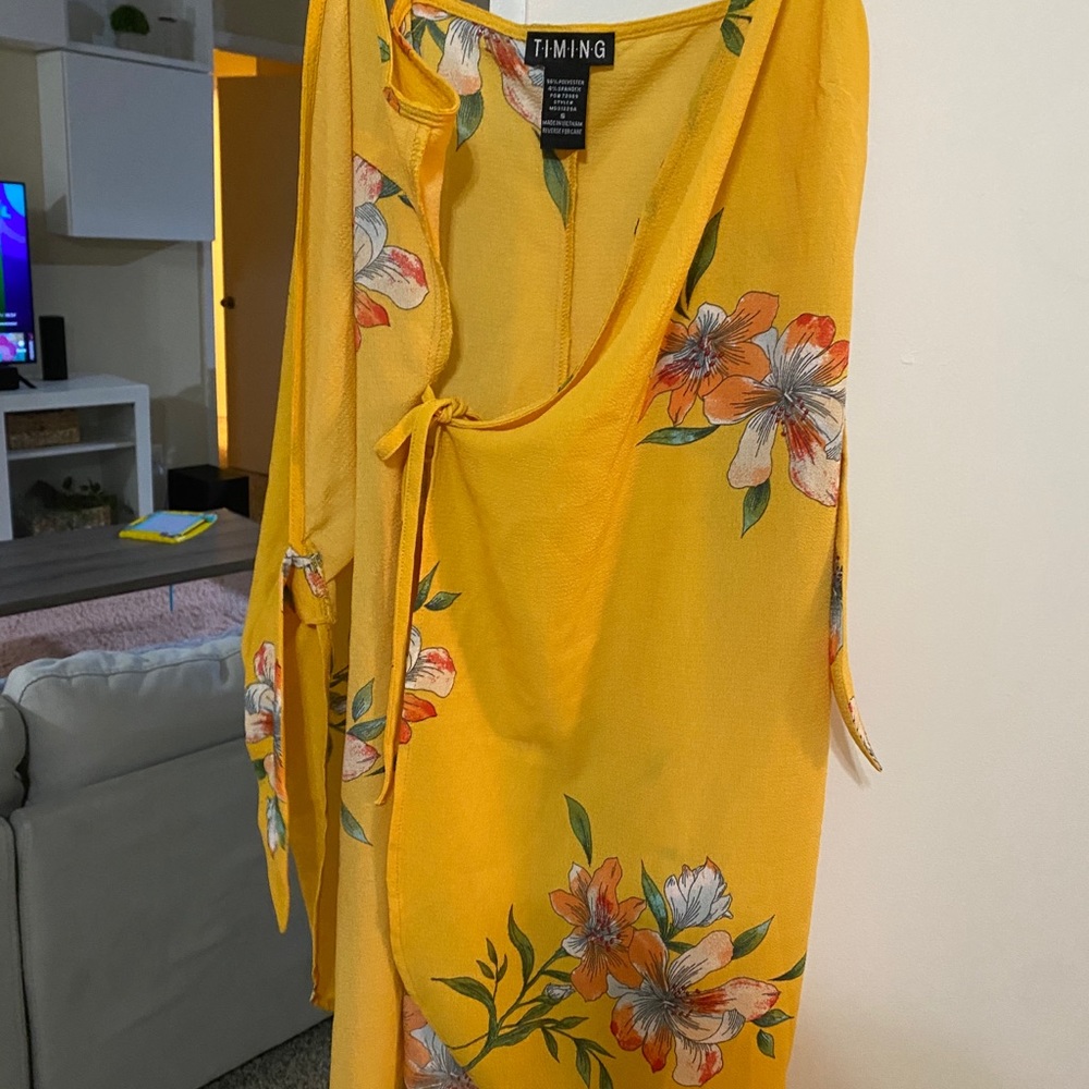 Dress - Picture 2 of 5